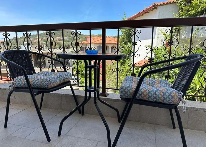 Yulia Luxury オウランオウポリ