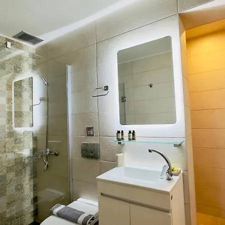 Yulia Luxury